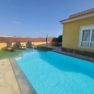 16 Con Piscina Privada Holiday home